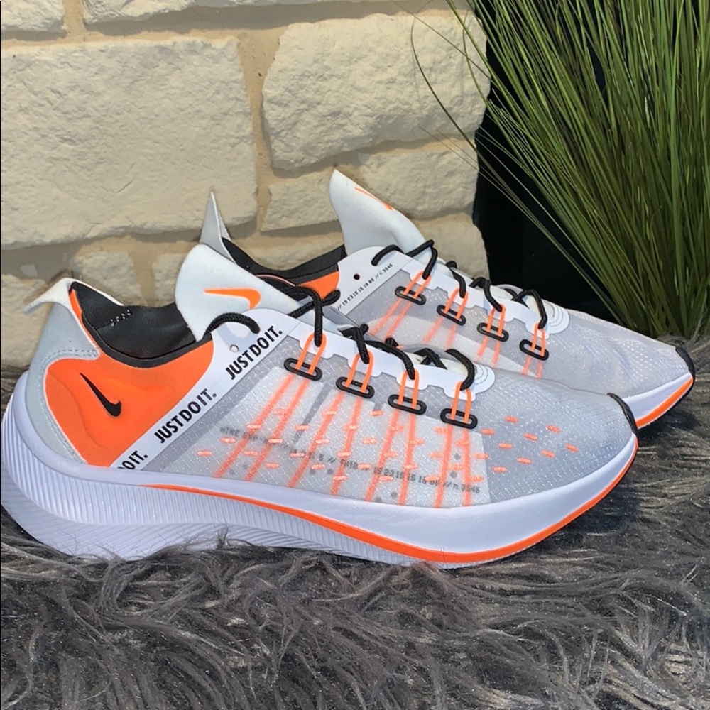 New without tags Men’s Nike EXP-X14 Running/Shoe